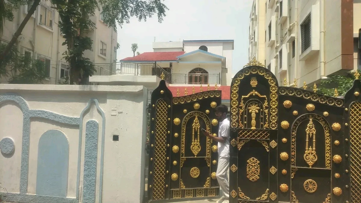 Fully Furnished 3BHK Apartment in Morabadi - thumbnail 2