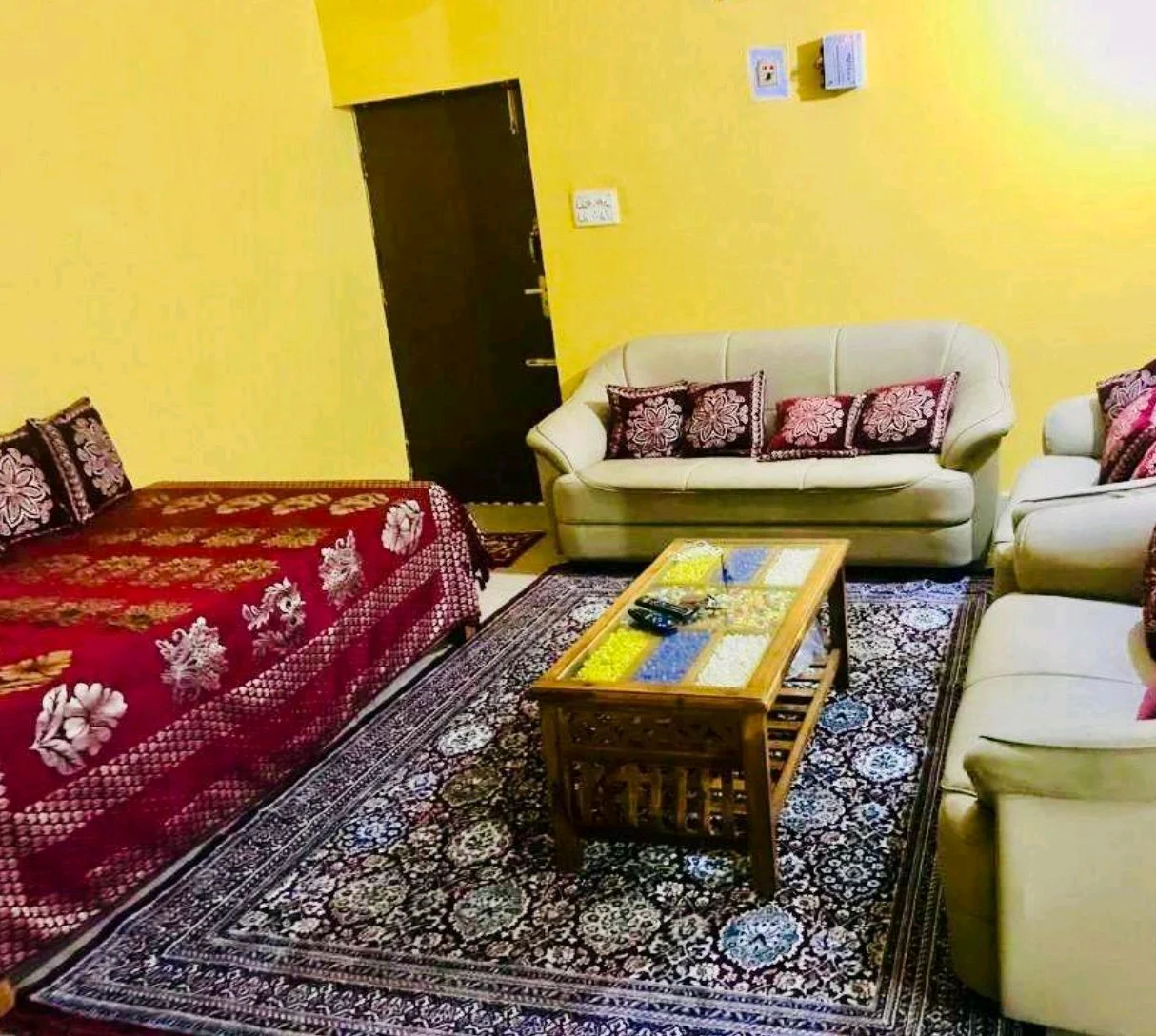 Spacious 3 BHK Fully Furnished Apartment in Vasuki Nagar - thumbnail 4