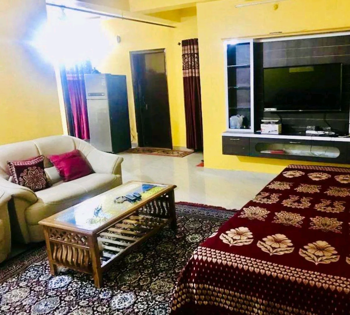 Spacious 3 BHK Fully Furnished Apartment in Vasuki Nagar - thumbnail 5