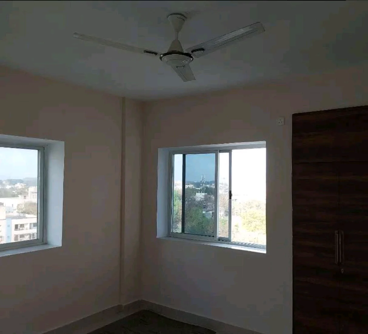 Spacious 3 BHK Apartment in Bariatu Housing Colony, Ranchi - thumbnail 5
