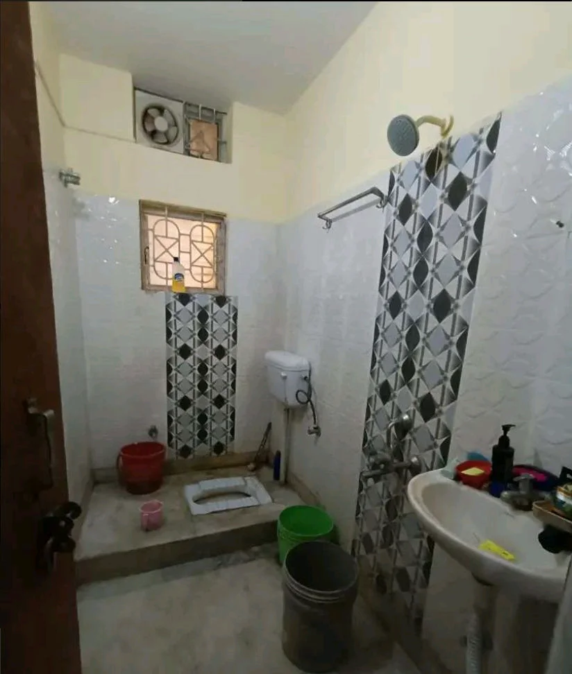 Room for Rent in 2 BHK in Lalpur for Bachelors - thumbnail 2