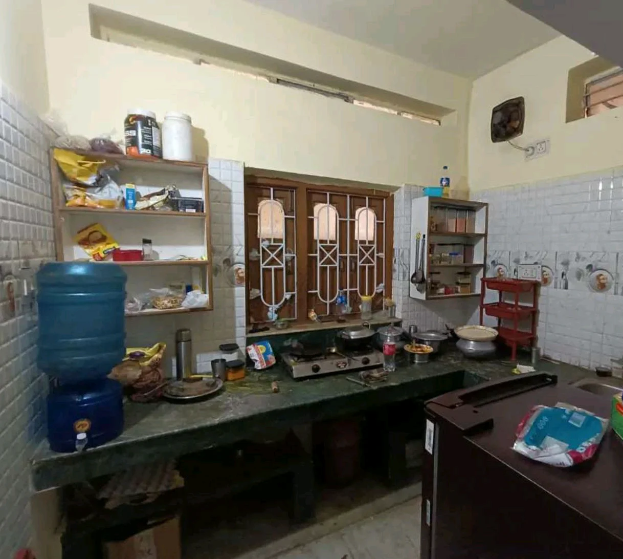 Room for Rent in 2 BHK in Lalpur for Bachelors - thumbnail 3