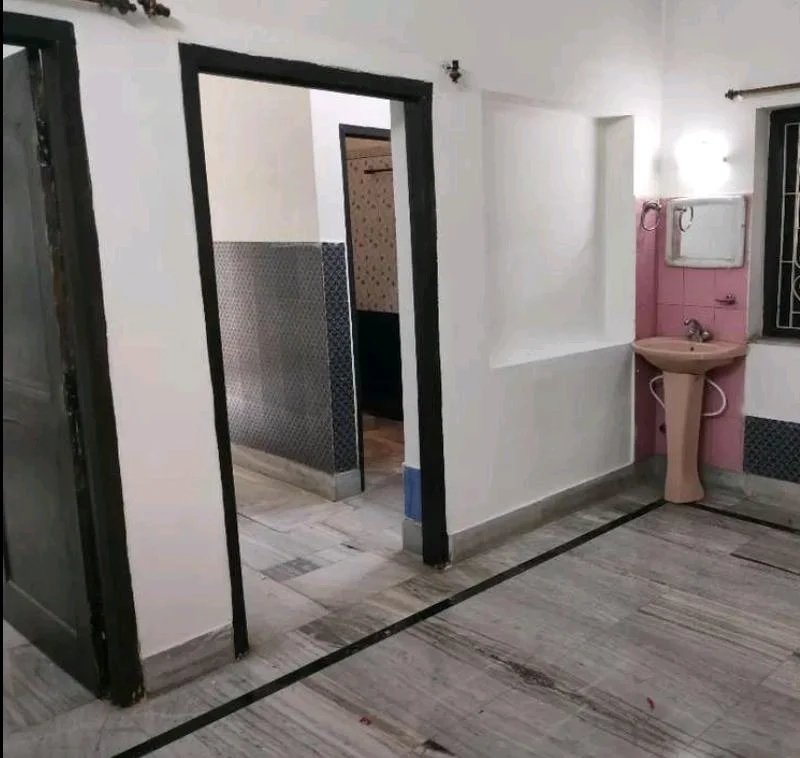 Spacious 3BHK Ground Floor Apartment for Rent in Morabadi - thumbnail 4