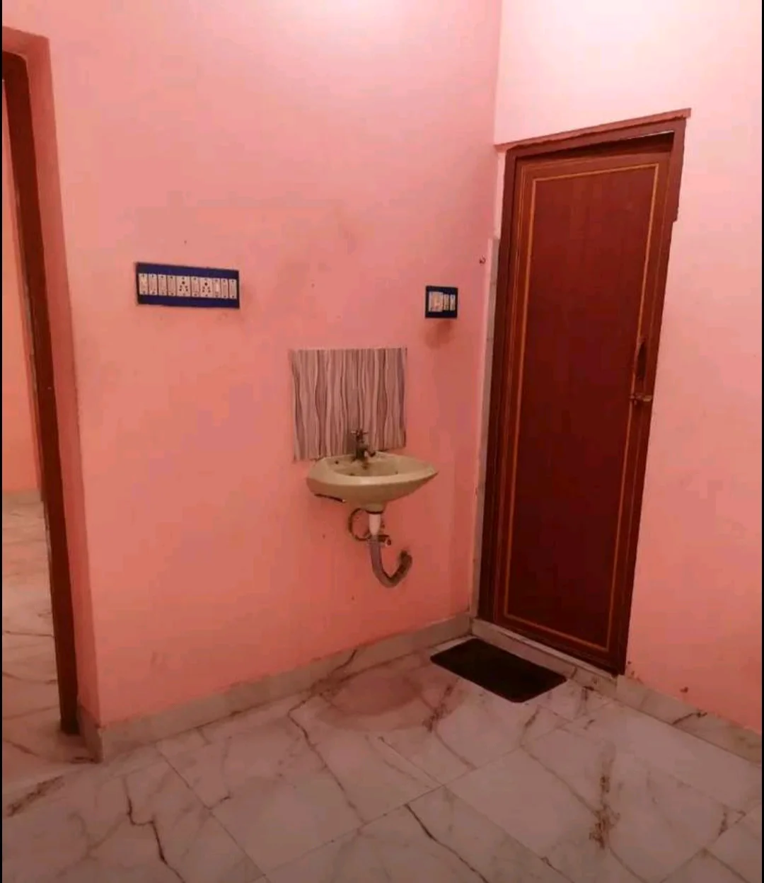2BHK Apartment Near Newtown Bridge and DLF 1