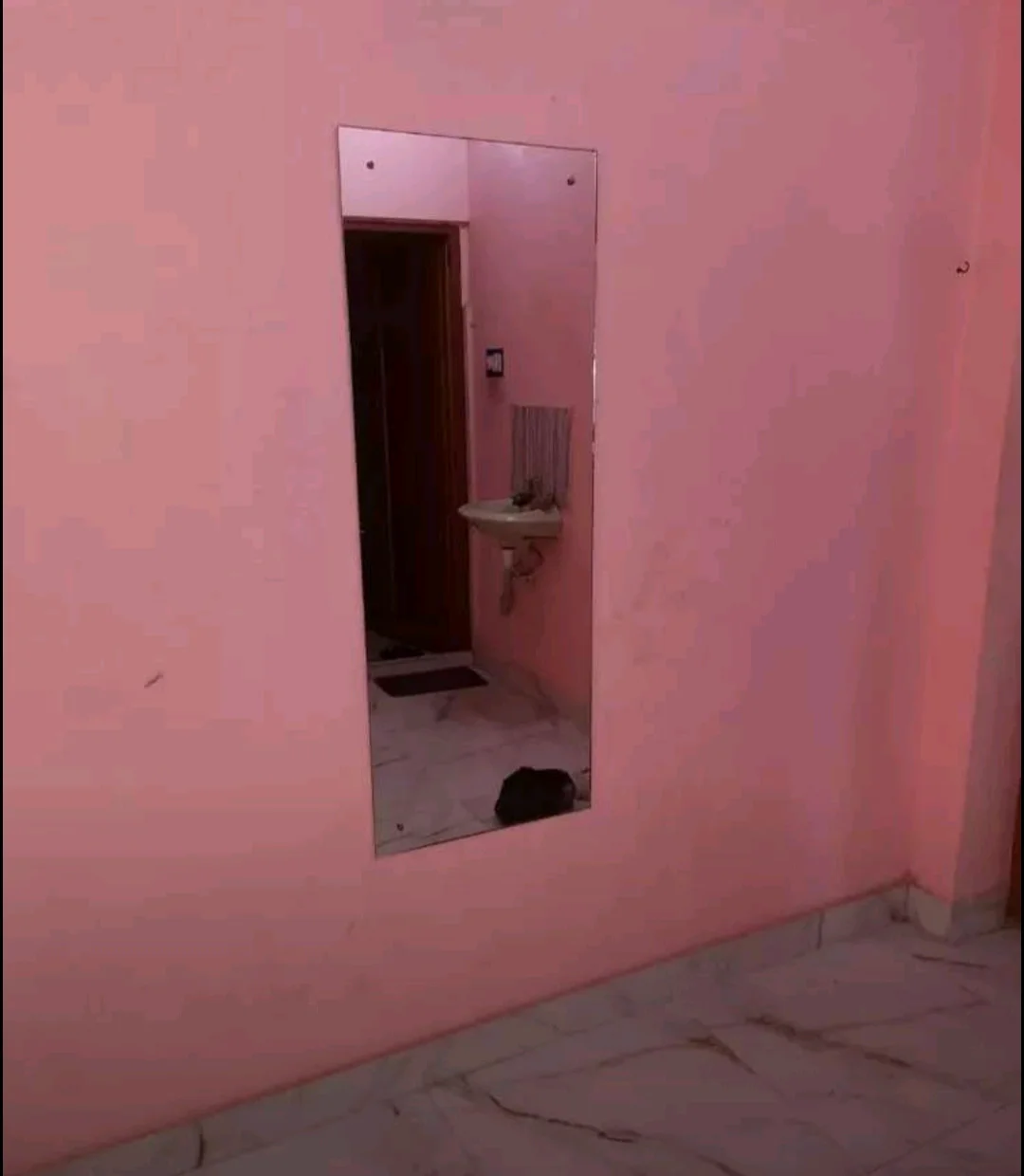 2BHK Apartment Near Newtown Bridge and DLF 1 - thumbnail 2