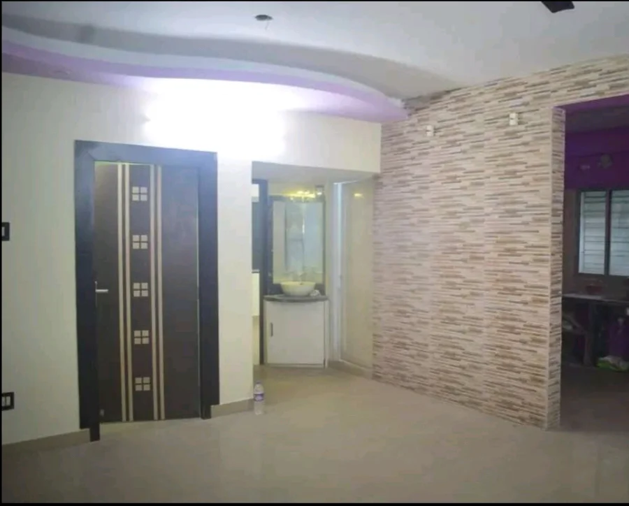 Spacious 3BHK in Chinar Park, Kolkata