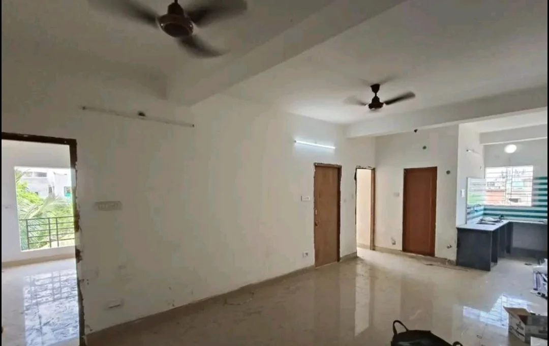 Spacious 3BHK Flat in Science City Area, Topsia - thumbnail 2