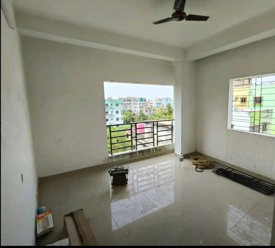 Spacious 3BHK Flat in Science City Area, Topsia - thumbnail 3