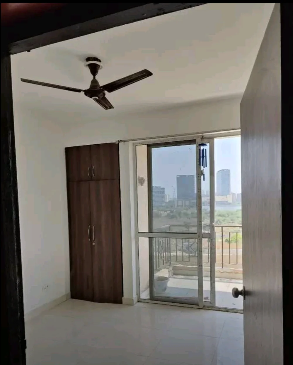 2BHK Semi Furnished Flat in Sector 71, Gurugram - thumbnail 2
