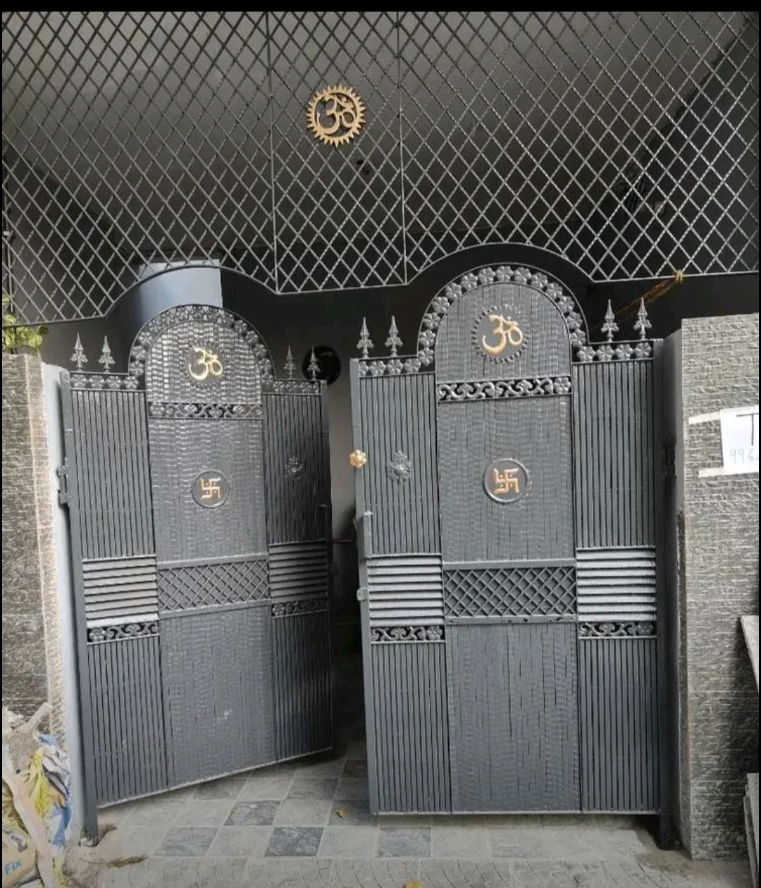 1.5 BHK Ground Floor Apartment in Sector 8, Gurugram