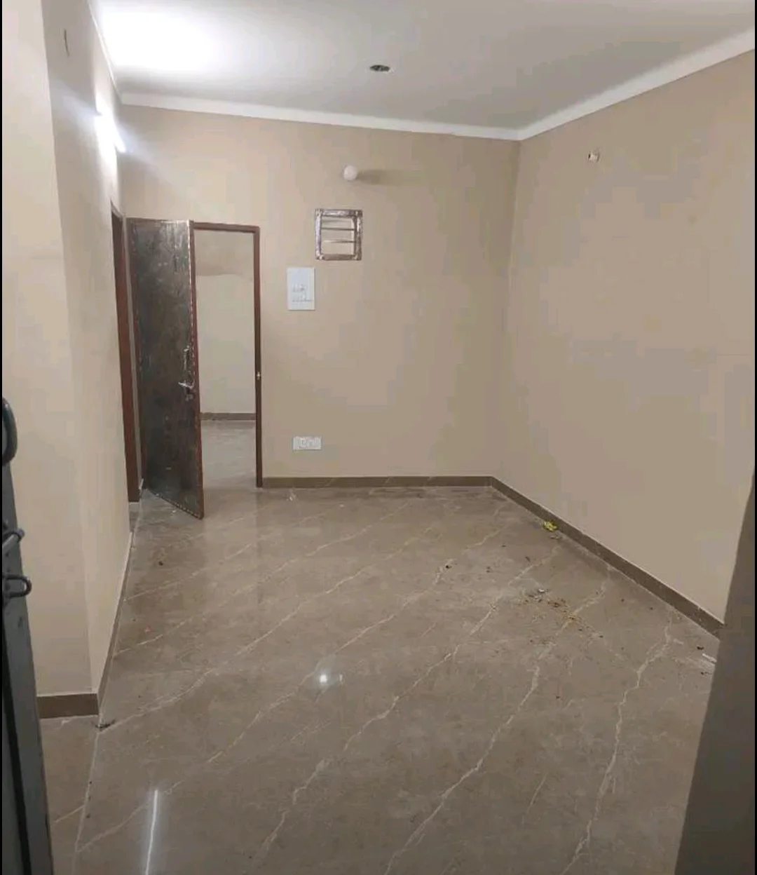 1.5 BHK Ground Floor Apartment in Sector 8, Gurugram - thumbnail 4