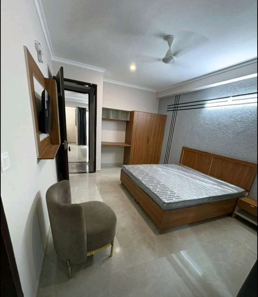 Fully Furnished 1BHK Near Medanta Hospital