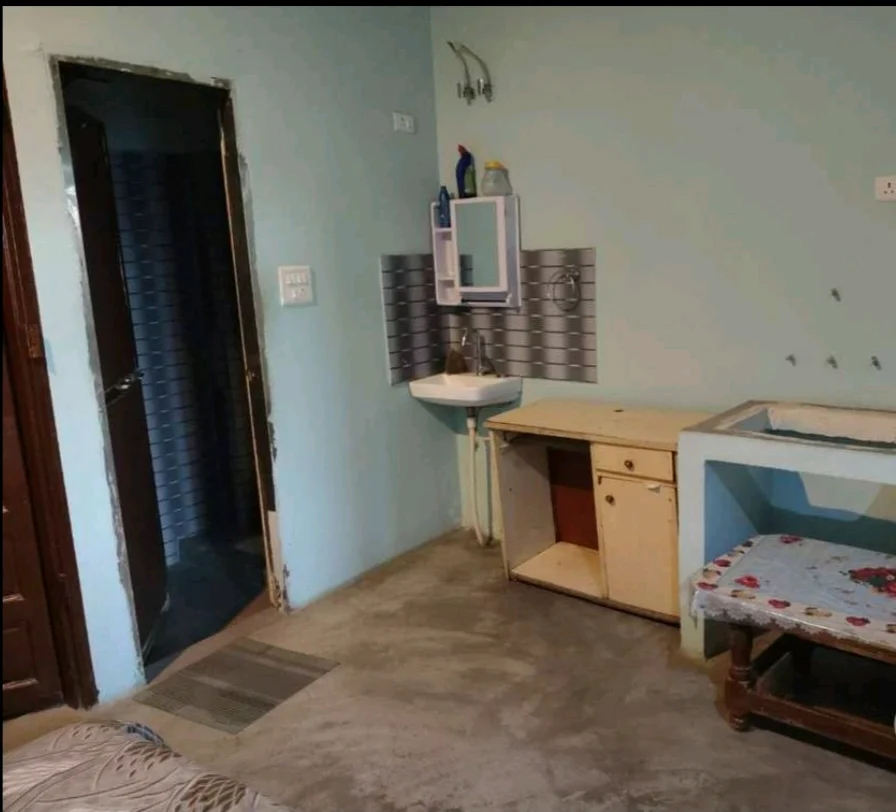 2BHK Fully Furnished Apartment for Rent in Sector 10, Gurugram - thumbnail 4