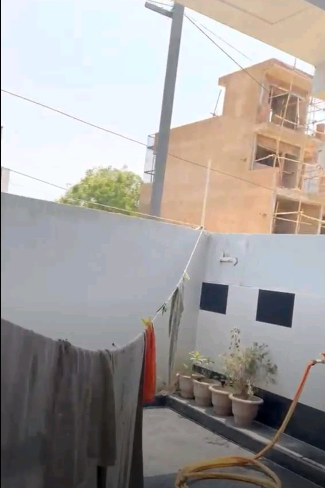 Fully Furnished 1BHK Villa in Sector 25, Gautam Buddha Nagar - thumbnail 2