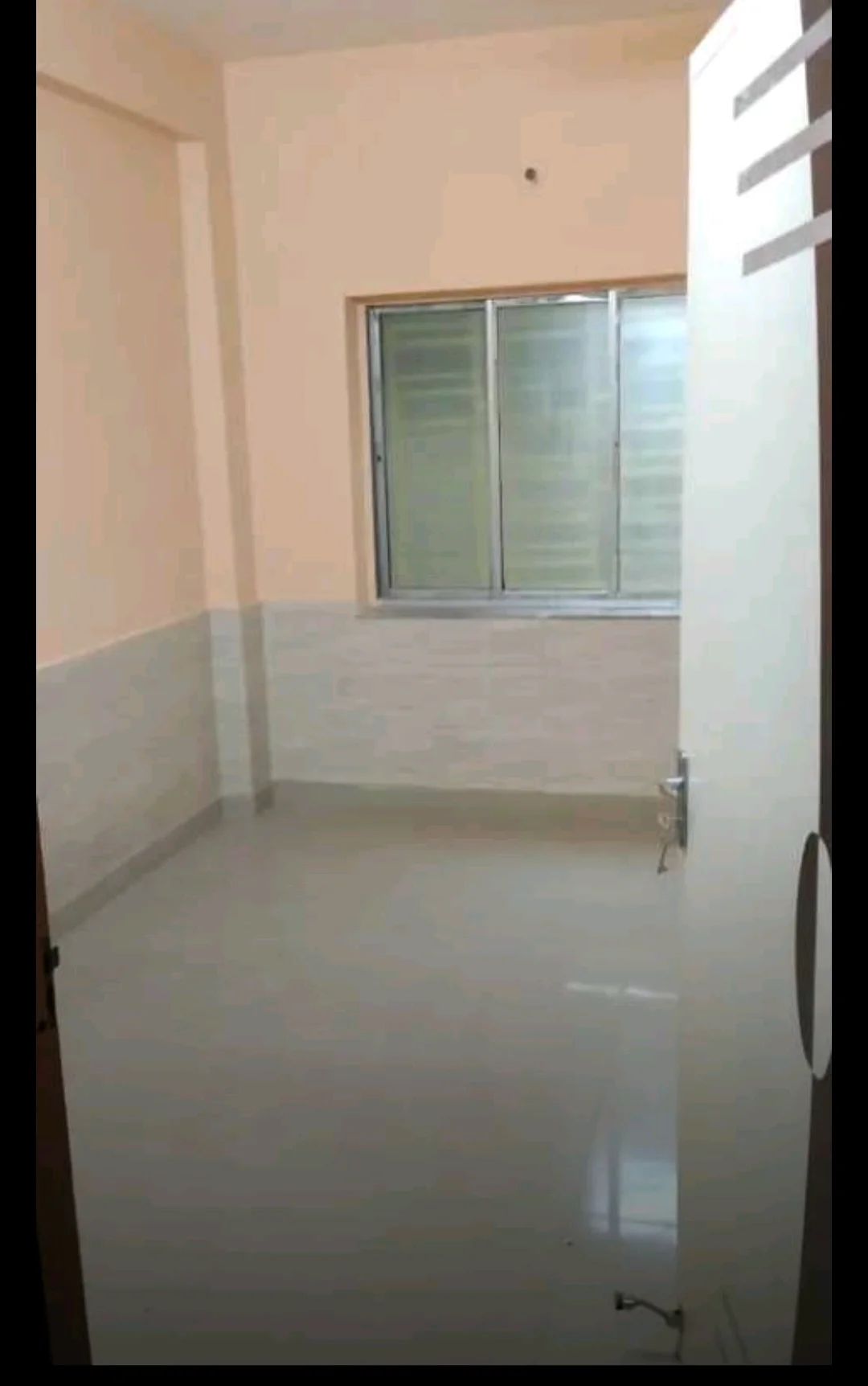 2BHK Semi Furnished Flat for Rent in Lake Town - thumbnail 4