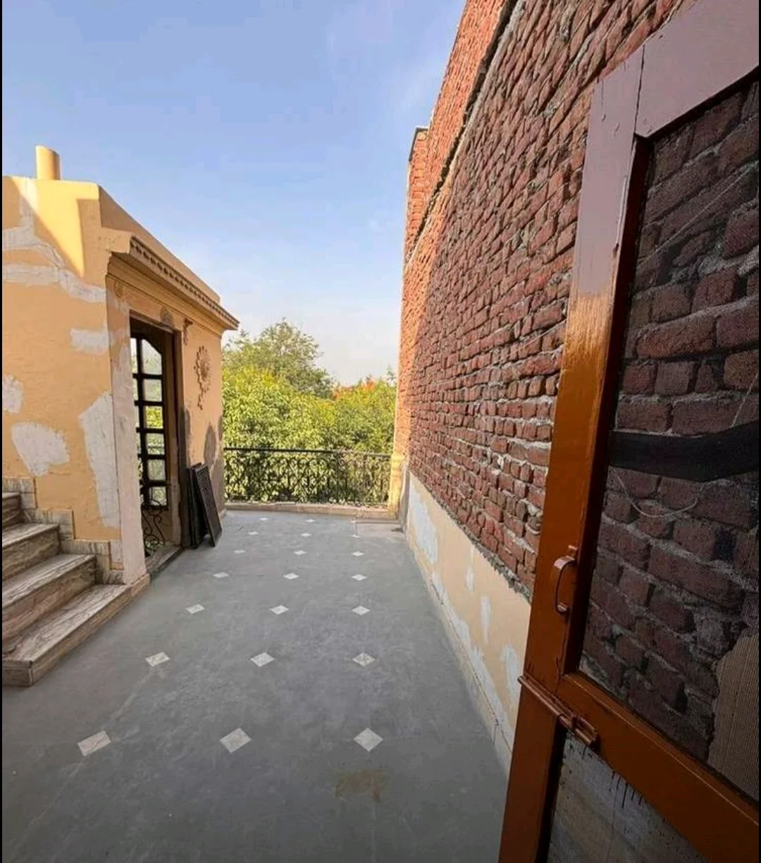 Cozy 1RK with Attached Washroom and Kitchen in Sector 3, Faridabad