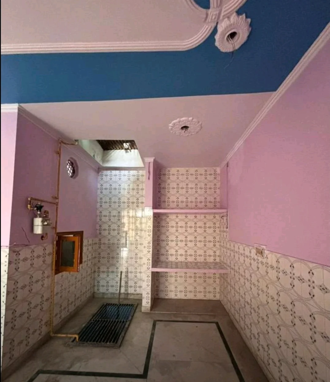 Cozy 1RK with Attached Washroom and Kitchen in Sector 3, Faridabad - thumbnail 3