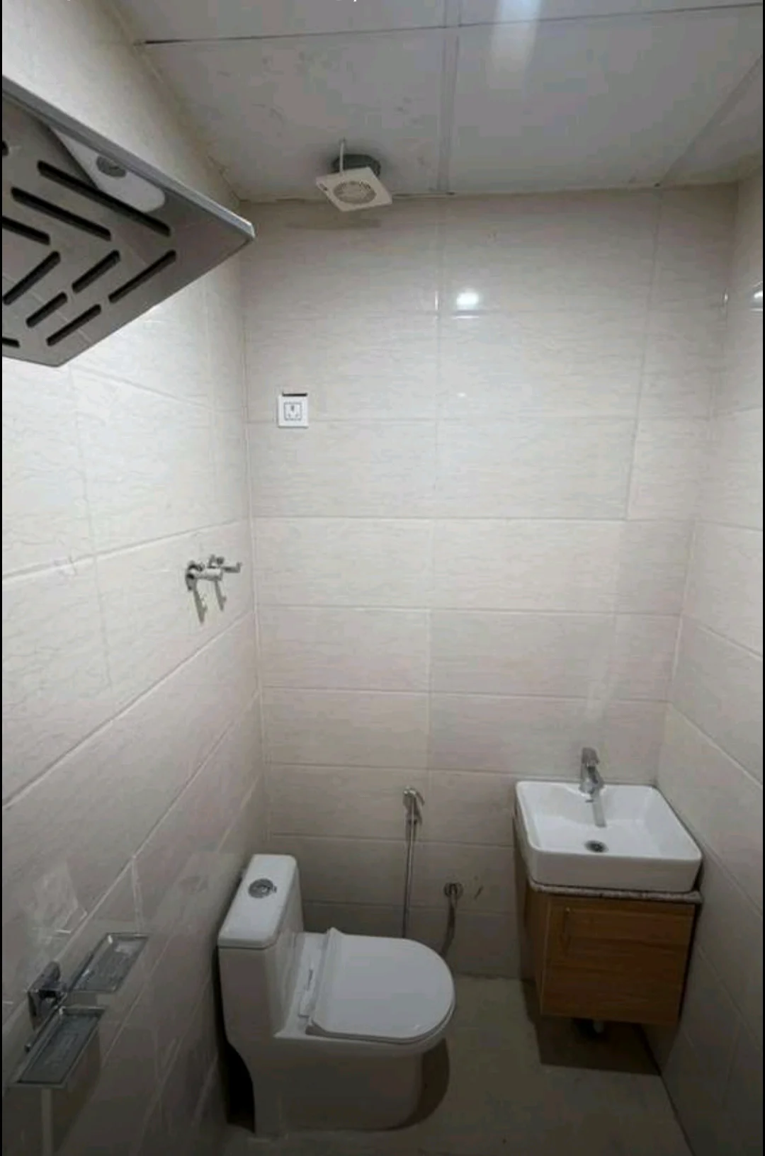 1RK Semi/Fully Furnished Apartment in Sector 69, Gurugram - thumbnail 2