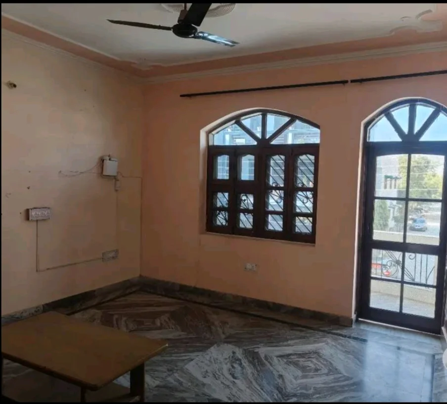 Spacious 3BHK Near ESIC Hospital in Sector 9A, Gurugram - thumbnail 4