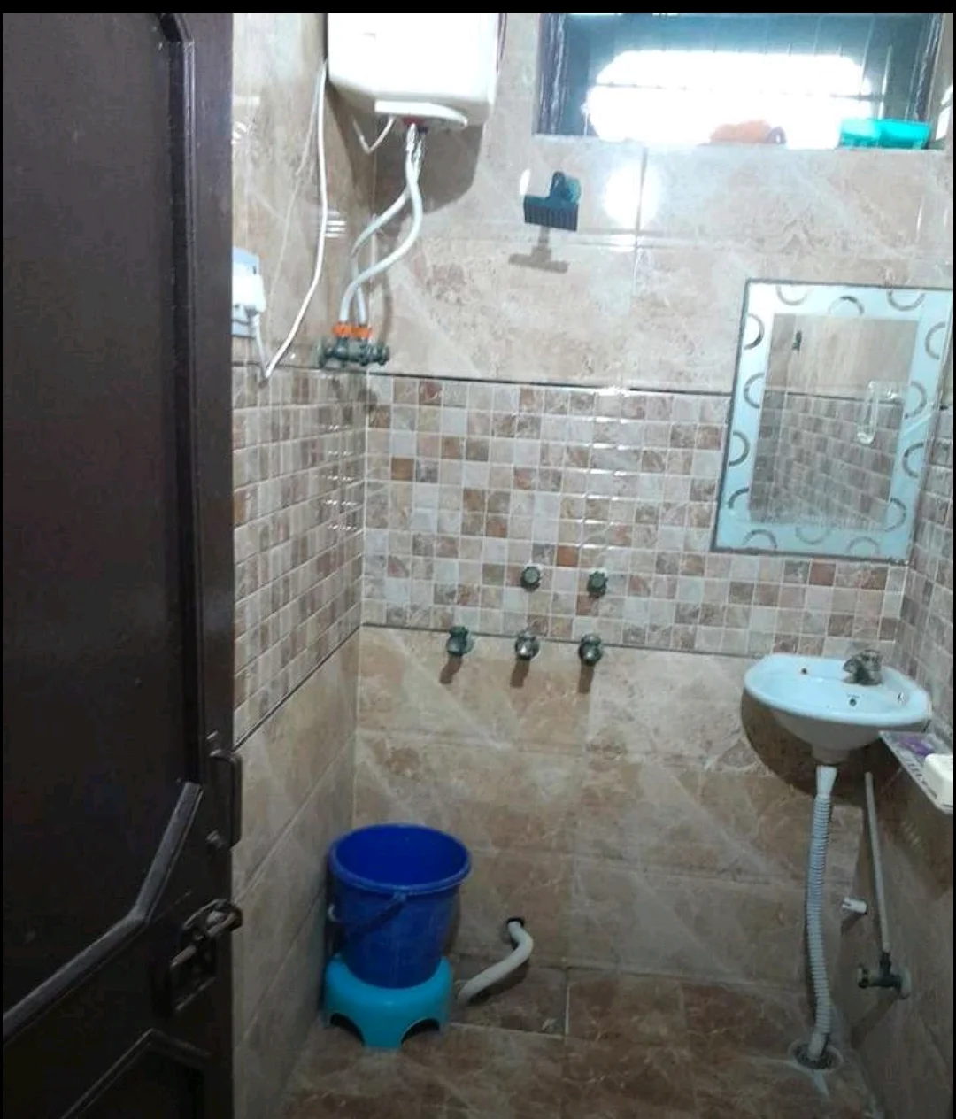 2BHK Flat for Rent in Sector 29, Faridabad - thumbnail 5