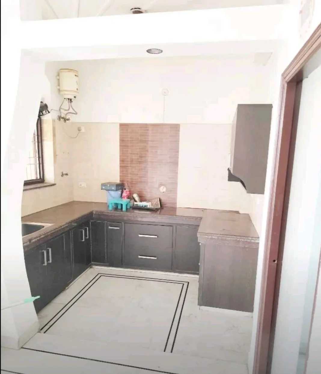 2BHK Apartment for Rent in Sector 9A, Gurugram - thumbnail 3