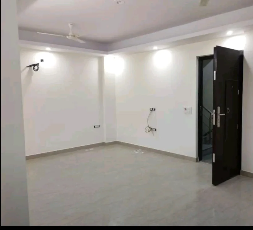 Spacious 3BHK for Rent in Laxmi Nagar, Gurugram in Sector 11, Gurugram - thumbnail 2