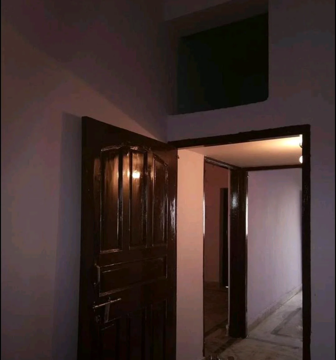 2BHK Semi-Furnished Flat for Bachelors - thumbnail 2