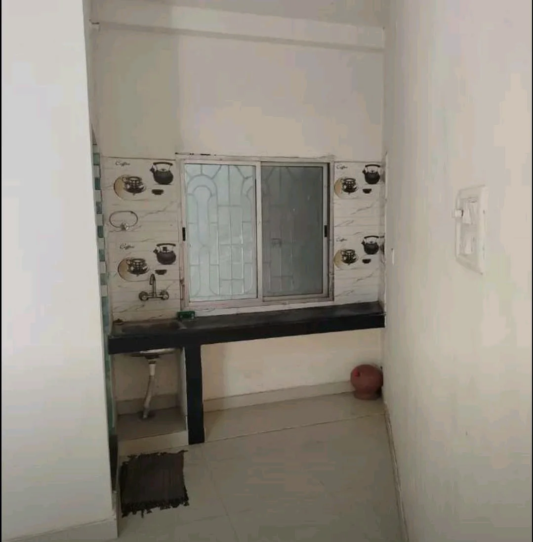 2BHK Semi-Furnished Flat for Bachelors - thumbnail 4