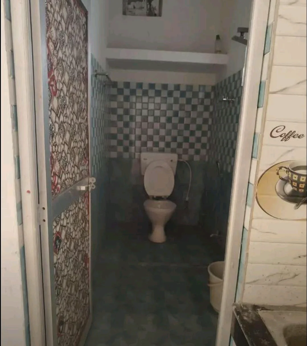 2BHK Semi-Furnished Flat for Bachelors - thumbnail 5