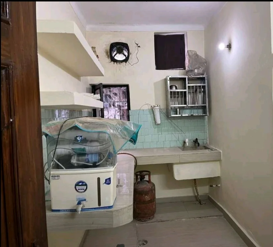 2BHK for Rent in Rajiv Nagar, Gurugram in Sector 33, Gurugram - thumbnail 2