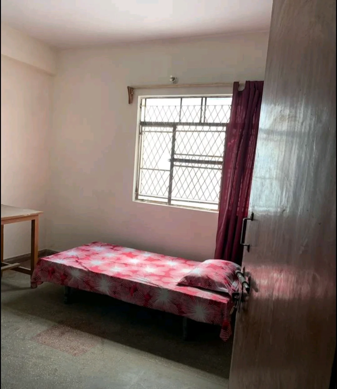1RK for Rent Near Botanical Garden Metro Station in Sector 12, Noida - thumbnail 3