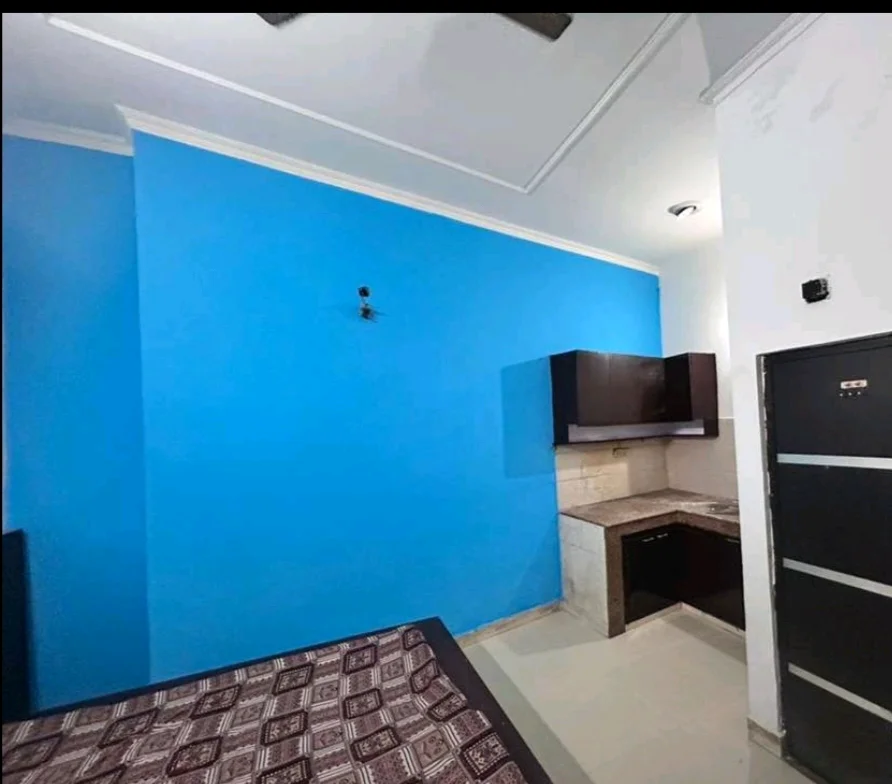 Cozy 1RK with Attached Washroom and Kitchen in Sector 21C, Faridabad - thumbnail 3