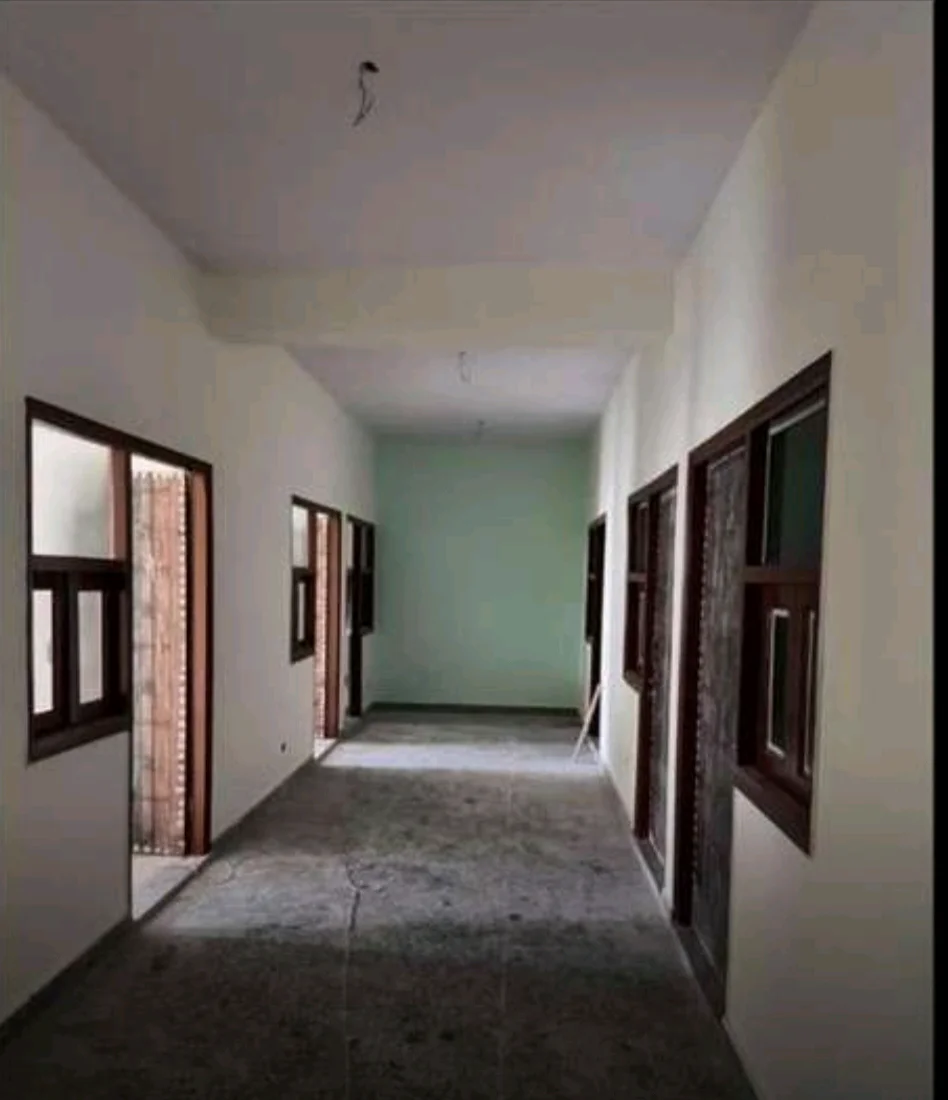 Cozy 1RK with Attached Washroom in Sector 51, Noida
