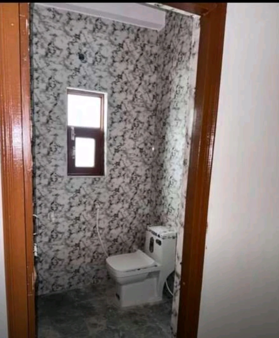 Cozy 1RK with Attached Washroom in Sector 51, Noida - thumbnail 2
