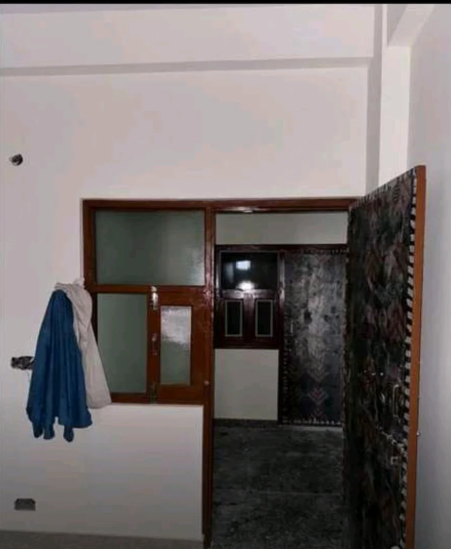 Cozy 1RK with Attached Washroom in Sector 51, Noida - thumbnail 5