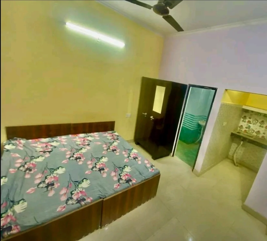 1RK Room Near Genpact Candoor in Noida in Sector 135, Noida - thumbnail 3