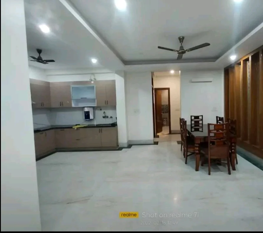 2BHK Apartment for Rent in Noida Phase-2 - thumbnail 5