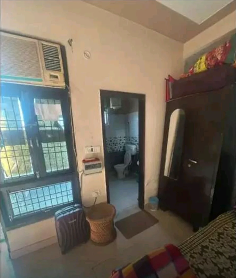 Furnished 2BHK family flat for rent in Gaur City, Greater Noida West