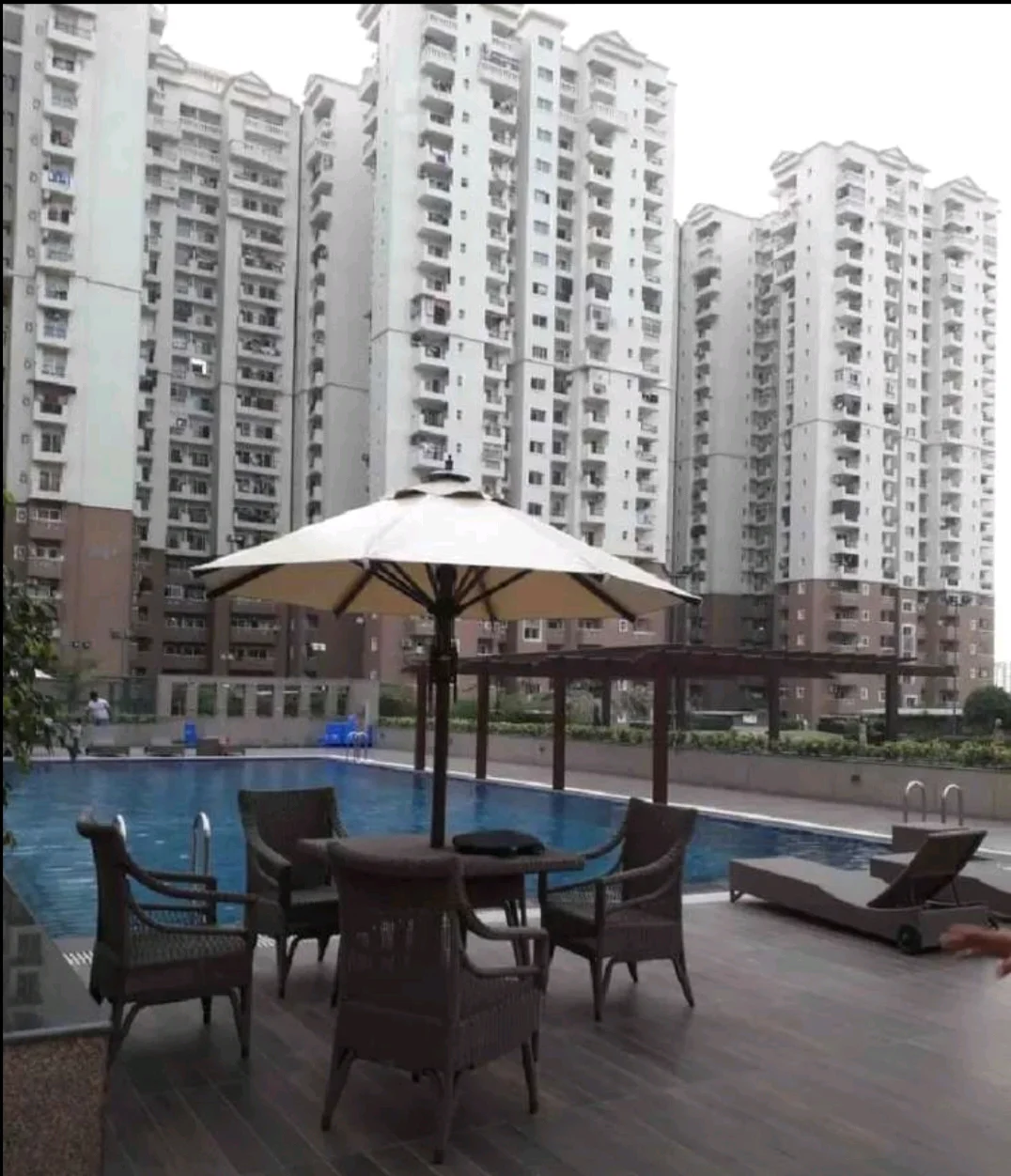 Fully Furnished Room in 3BHK for Working Female in Noida