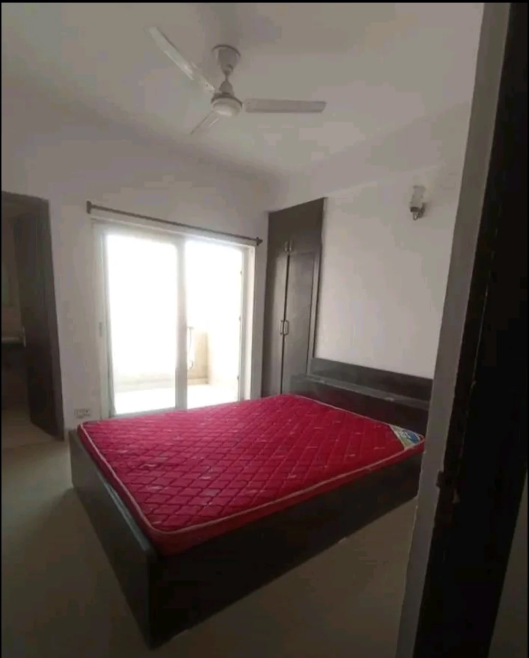 Fully Furnished Room in 3BHK for Working Female in Noida in Sector 78, Noida - thumbnail 2