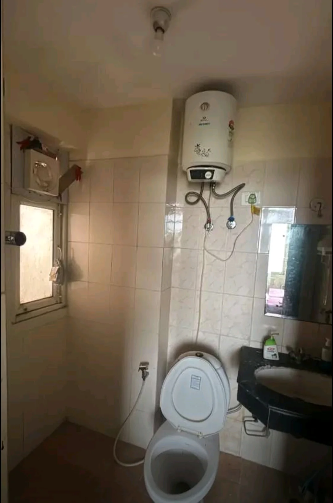 Fully Furnished Room for Male in 2BHK at Sector 135, Noida - thumbnail 5