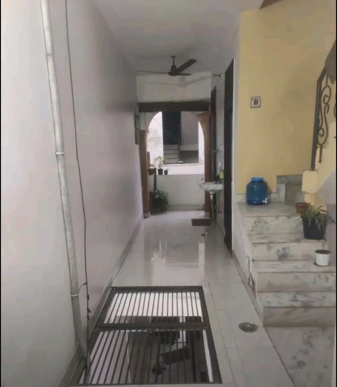 1BHK Floor for Rent near Rajiv Chowk in Sector 8, Gurugram - thumbnail 2