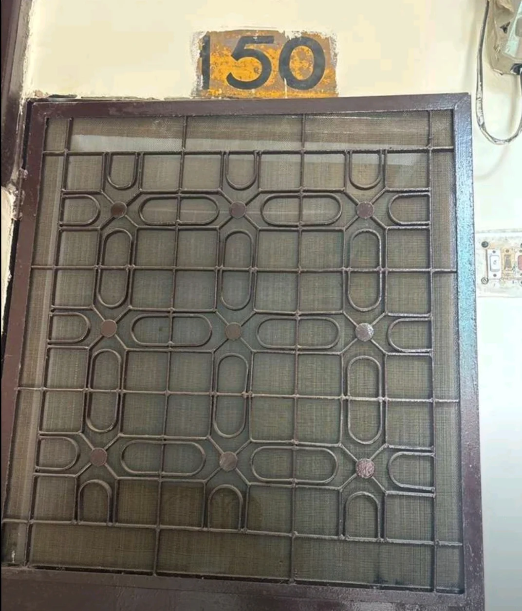 Furnished 1BHK flat with balcony listing photo in Sector 40, Noida