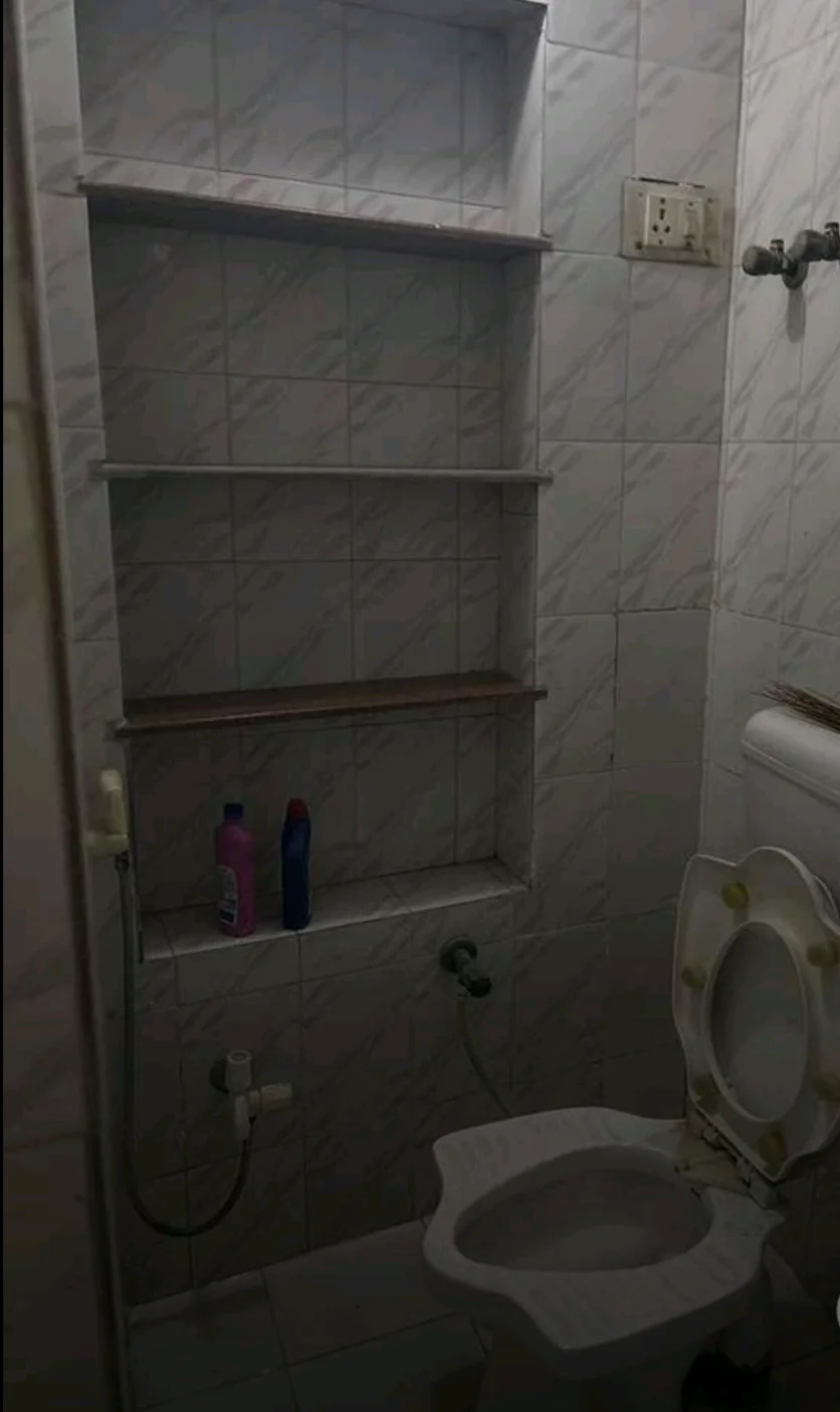 1BHK Flat with Park Facing Balcony in Sector 40, Noida - thumbnail 5