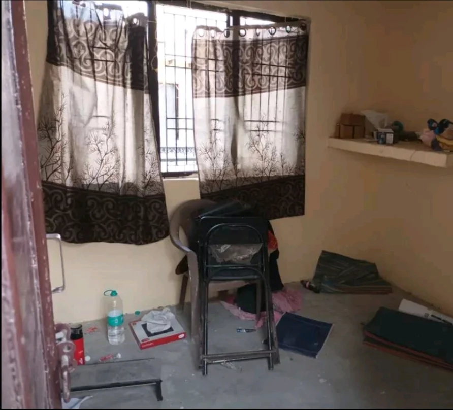 Spacious 2BHK Apartment for Rent in Sector 49, Noida - thumbnail 3