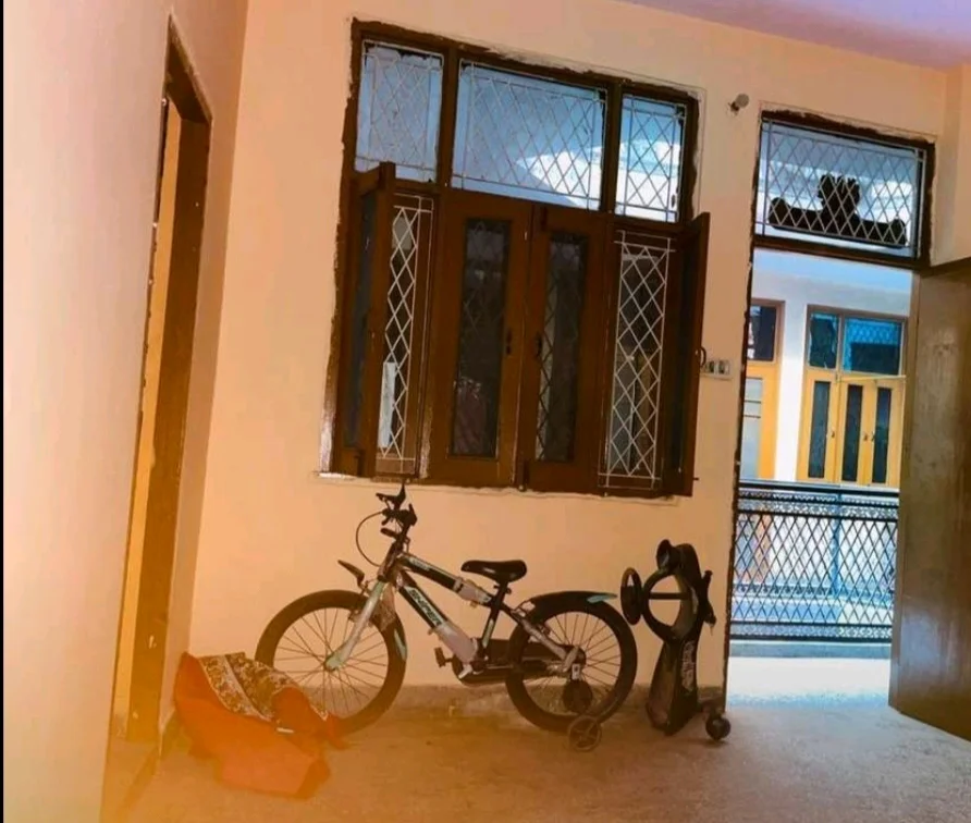 1RK for Rent Near Shri Ram Hospital, Noida in Sector 49, Noida - thumbnail 4