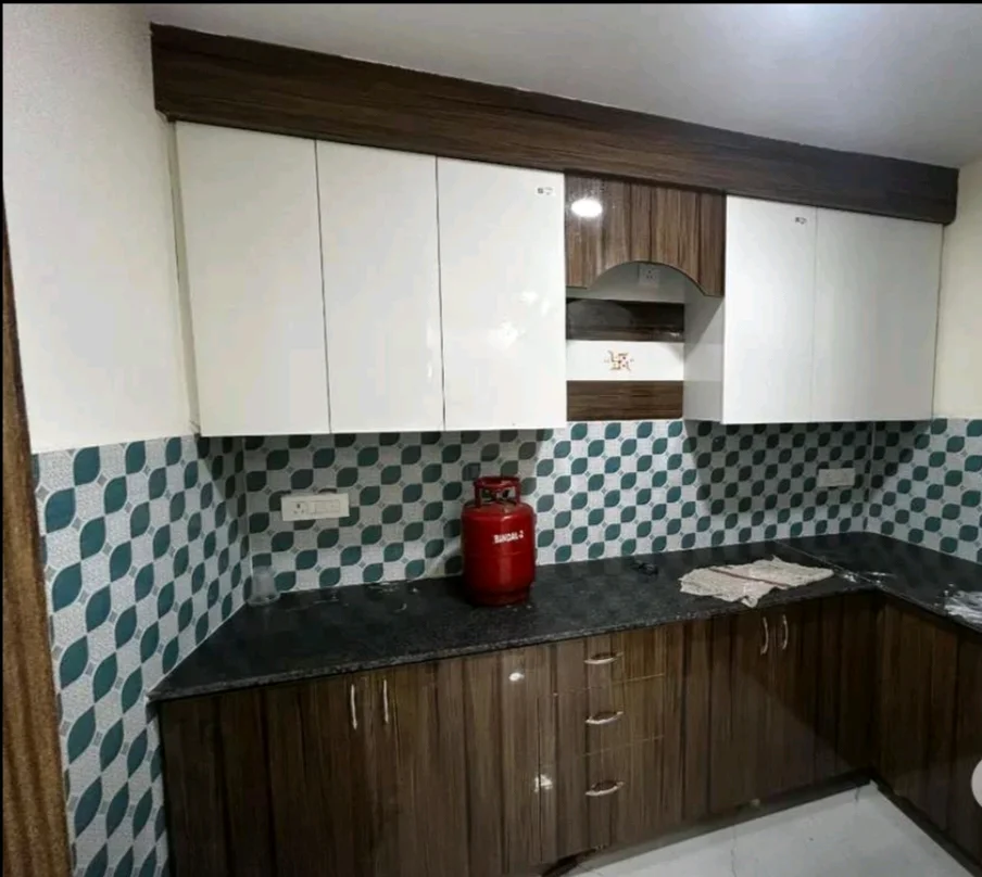 3BHK Flat for Rent in Sarfabad, Noida in Sector 72, Noida - thumbnail 5