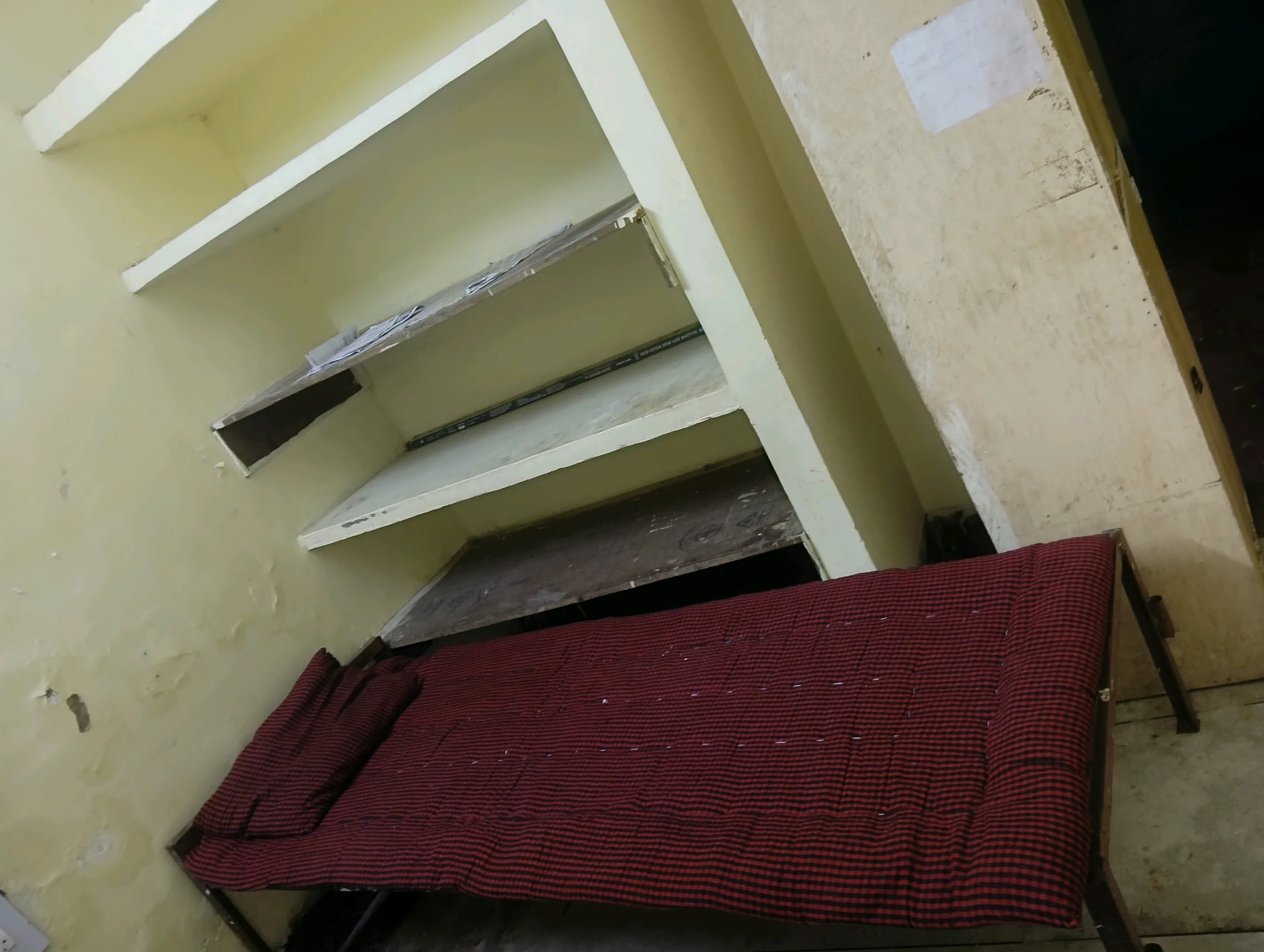 Budget-Friendly PG Bed Available in Lalpur, Ranchi in Ahirtoli, Ranchi - thumbnail 2