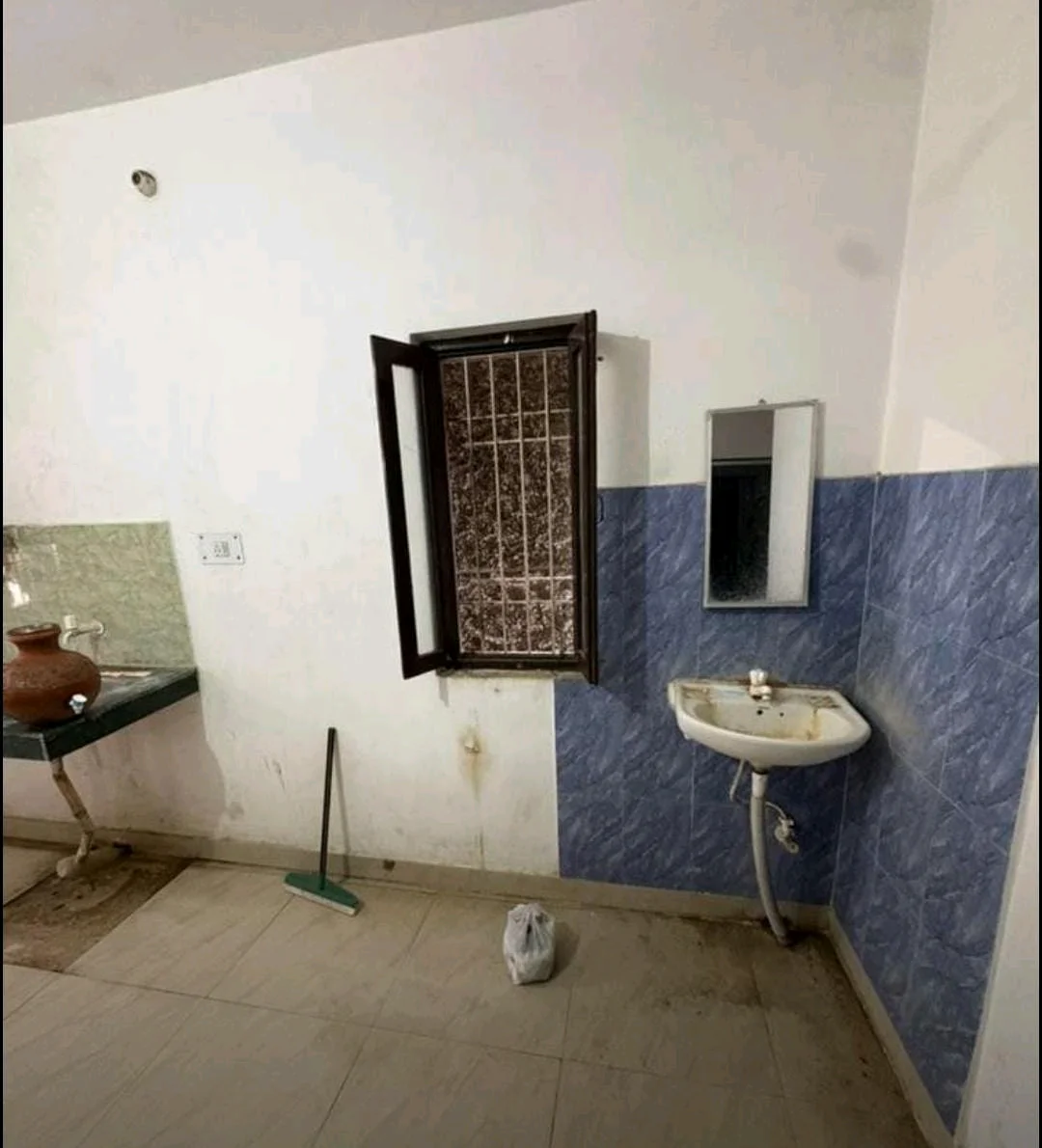 3BHK Flat for Rent in Chauraha - thumbnail 3