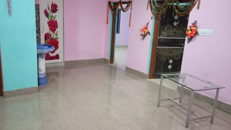 Semi furnished 2 BHK Flat for Rent in Ward 62
